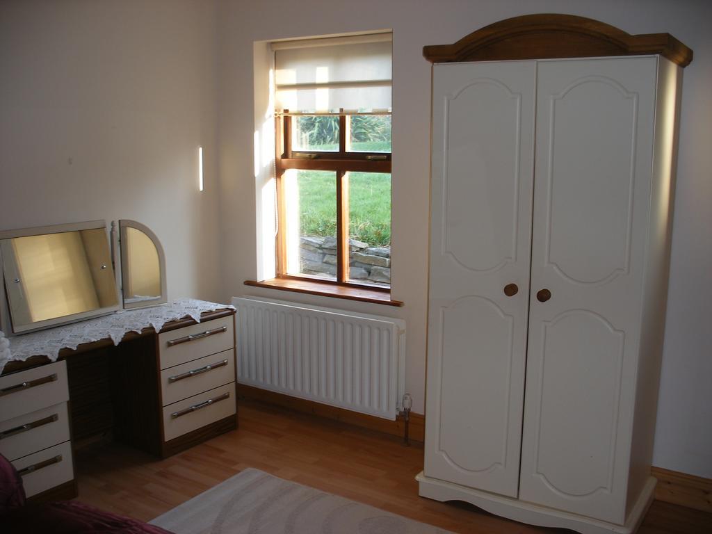 Mountshannon Cottage Экстерьер фото